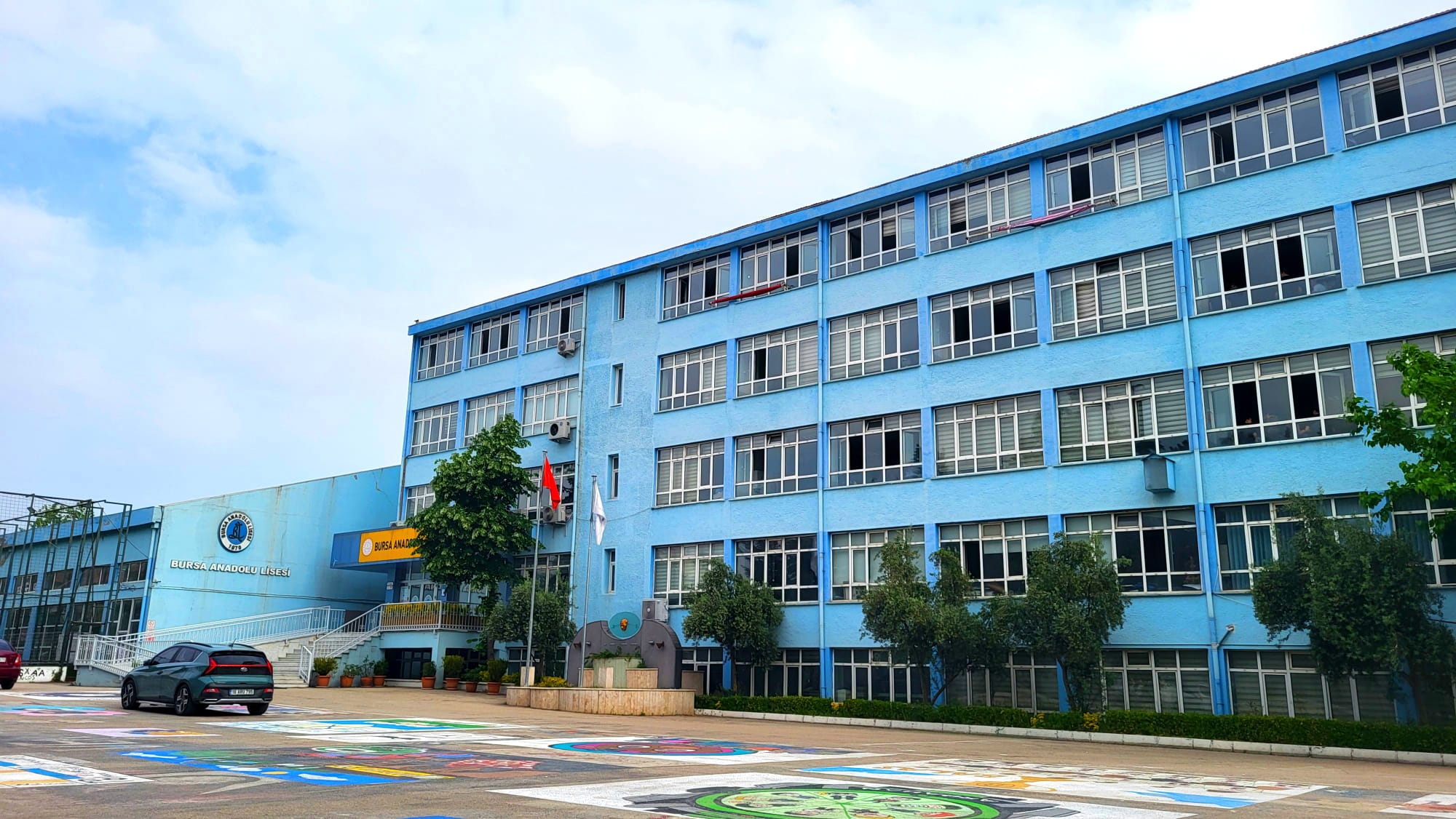 Bursa Anadolu Lisesi Ön Cephesi